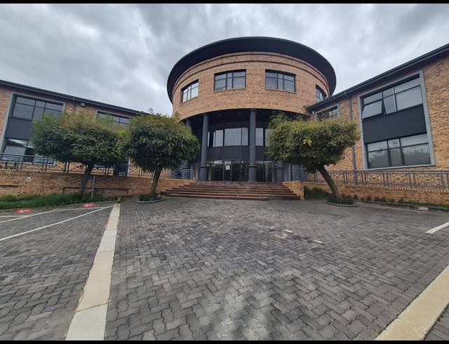 699M² OFFICE TO LET IN RIVONIA